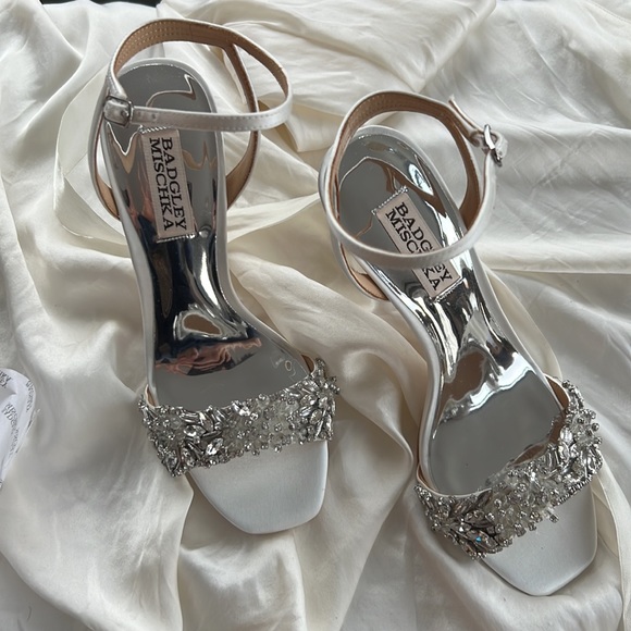 Rider Stiletto Heel Size in White Satin - Picture 8 of 17